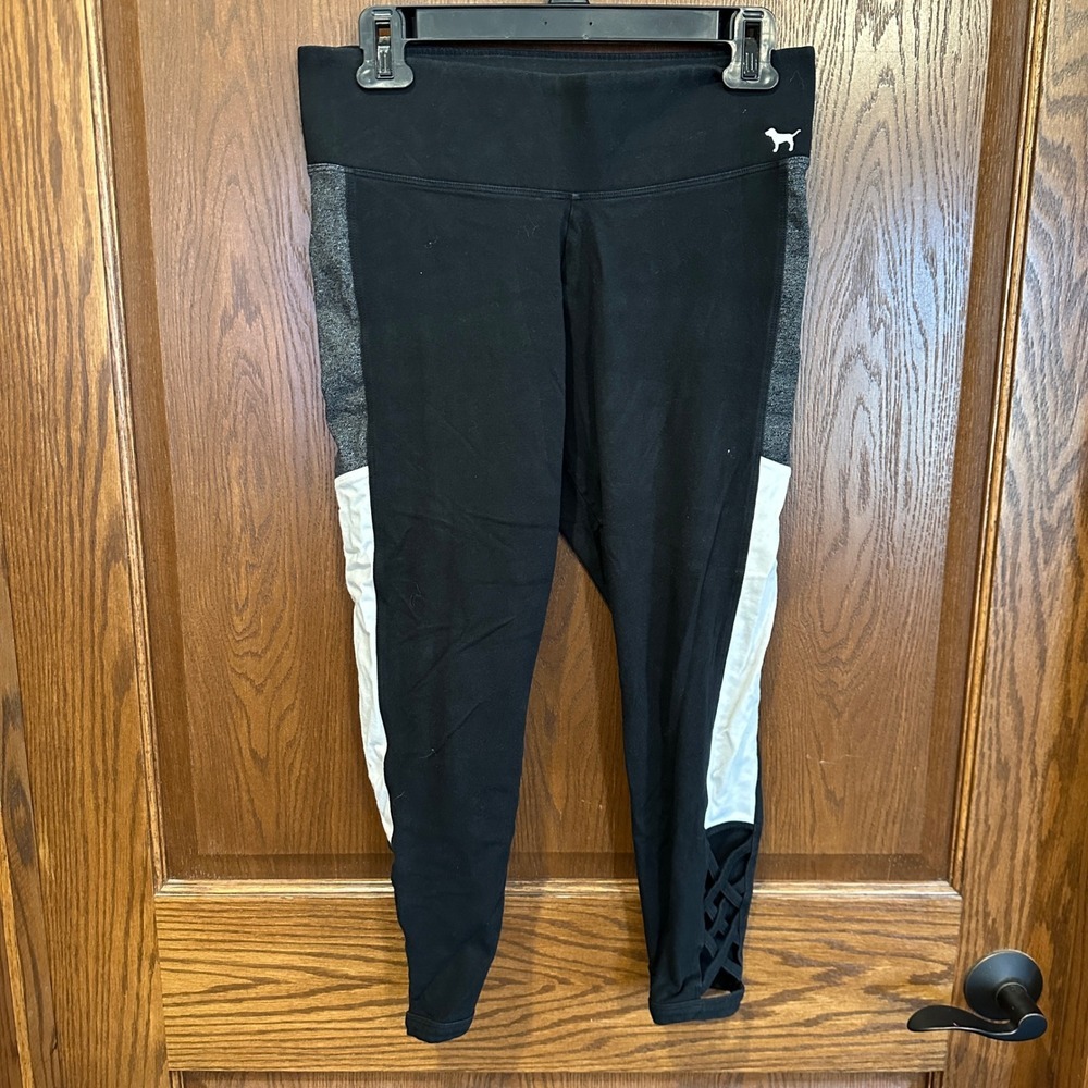 Victoria's Secret Pink Yoga Crop Leggings Black White Gray Lattice Ankle M